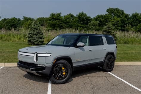 2023 Rivian R1S Review: Upstart’s Second Model Is Actually the Better ...