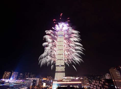 Taipei 101 Fireworks in Taipai, Taiwan | Taipei 101, Trip, Taipei