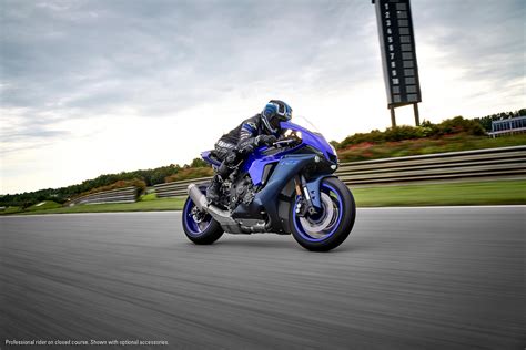 2023 Yamaha YZF-R1 Guide • Total Motorcycle