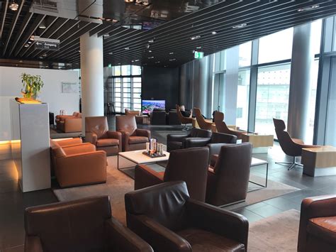 Review: Lufthansa First Class Lounge Frankfurt - Live and Let's Fly