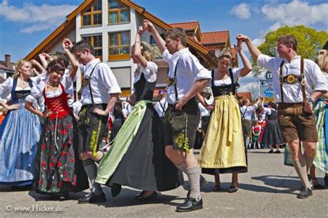 German folk dancing | Munich shopping, Beer festival, Dirndl