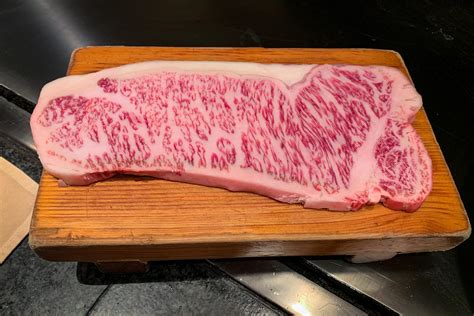 Insane Marbling on A5 Kobe Beef in Kobe, Japan 🤤 [OC] : r/BeAmazed