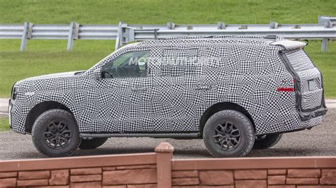 2024 Ford Expedition spy shots