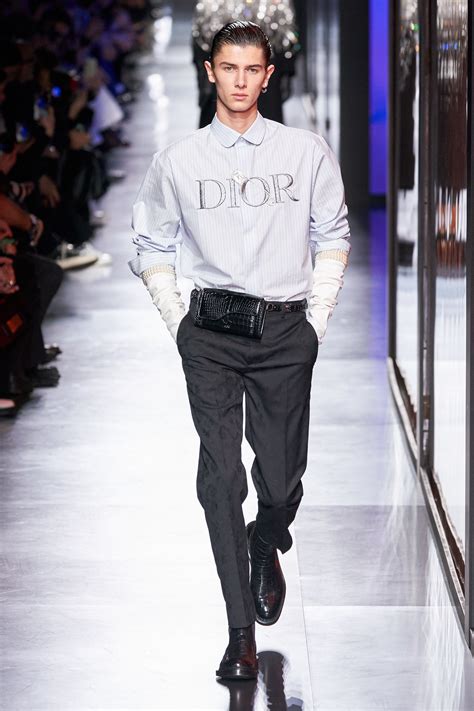 Dior Men Fall 2020 Menswear Collection | Men fashion show, High fashion ...