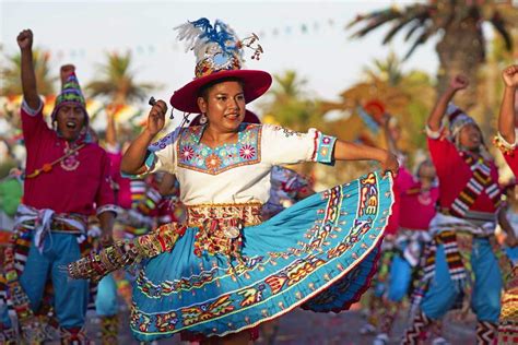 Tinku dancing at Carnaval Andino con la Fuerza del Sol in Arica, Chile ...