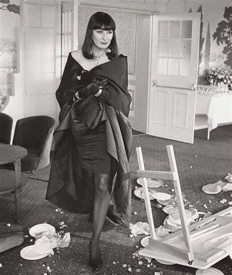 Anjelica Huston as The Grand High Witch. | Anjelica huston, The witches ...