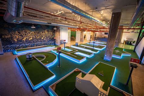 Philly’s New Indoor Golf Bar Debuts This Week With Local Brews and Pan ...