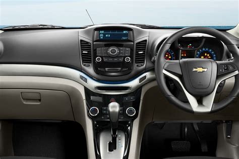 Chevrolet Orlando Images - Check Interior & Exterior Photos | OtO