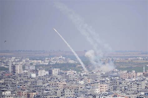 Palestinian militants launch rocket attacks after Israeli strikes on Gaza