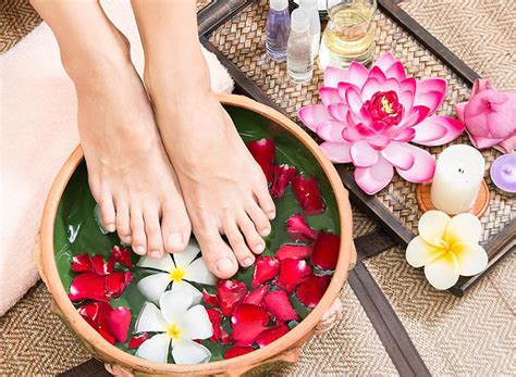 SPA pedicure (classic pedicure/foot massage/paraffin bath) - Natura ...