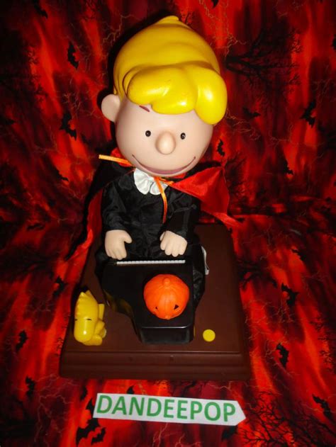 Peanuts Gemmy Caped Schroeder Halloween Animated Musical Piano toy ...