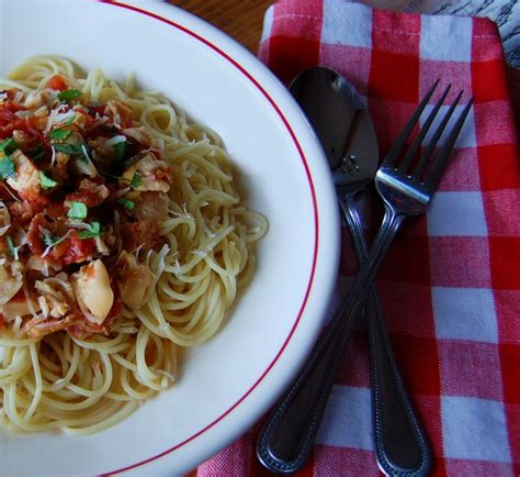 Linguine with Clams Bacon and Tomato | Cooking Mamas