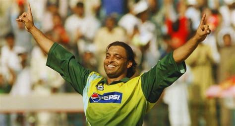 Top 5 Best Shoaib Akhtar Bowling Performances