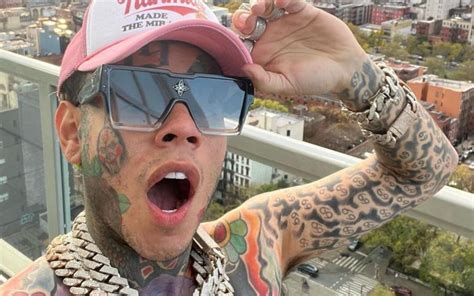 Tekashi69 Proposes to His New Girlfriend While Vacationing in Dubai ...