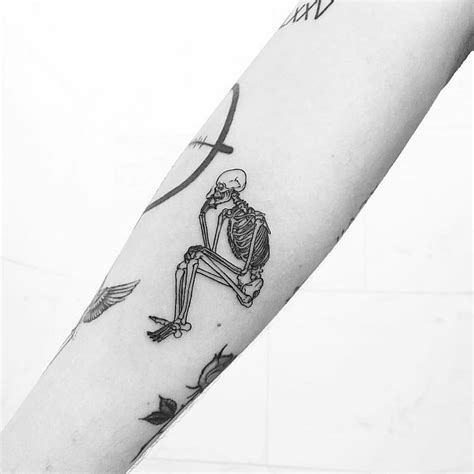 Smoking skeleton by Evan Tattoo - Tattoogrid.net