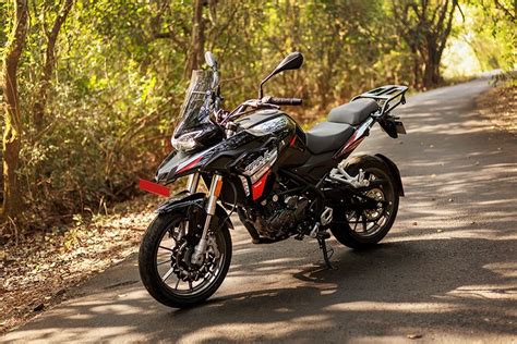 Benelli TRK 251 Price, 33.97kmpl mileage, images, colours & Reviews