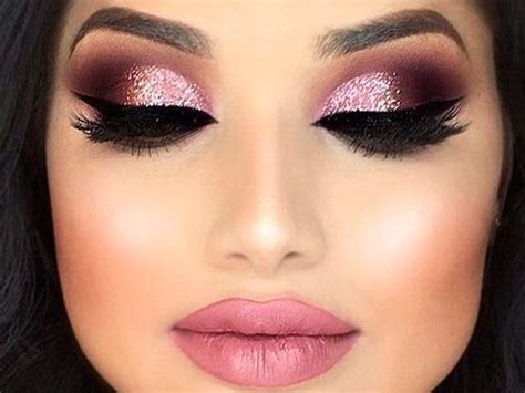 10 Glitter Makeup Looks You're Going To Want To Copy ASAP - Society19 ...