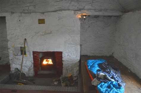 Scottish bothy walk - Ryvoan perfect beginner's bothy in the Highlands