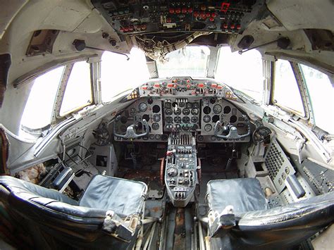 Vickers Viscount V.816 Cockpit - VH-TVR | www.aarg.com.au/vi… | Flickr