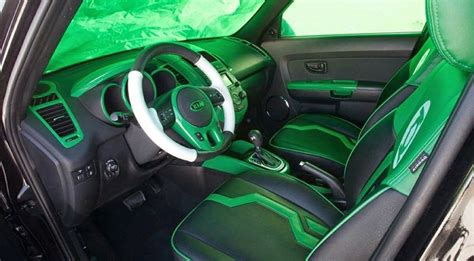 Green Lantern vs Kia Soul – The Battle for Road Supremacy