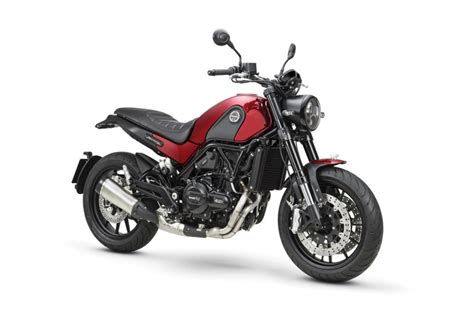 Benelli Leoncino Review | Practical Motoring