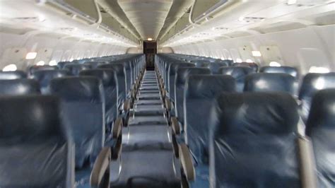 Delta Airbus a320 cabin tour (Old) - YouTube