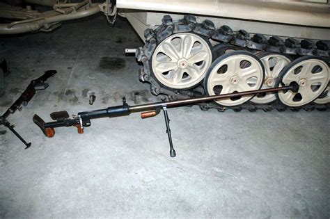 TOADMAN'S TANK PICTURES PTRD-41 ANTI-TANK RIFLE