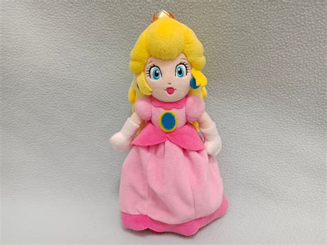 Super Mario Princess Peach Beanie Plush Doll 9 Inches/ Nintendo Japan ...