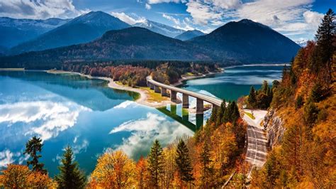 Amazing Wallpapers: Bridge over Sylvenstein Lake in Upper Bavaria, Germany