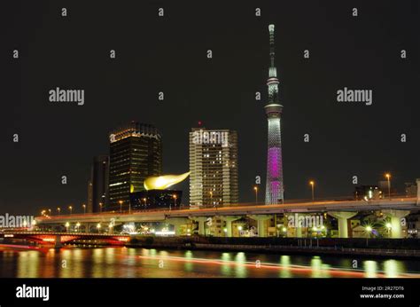 Night view of Sumida River, Shuto Expressway and the Tokyo Sky Tree ...