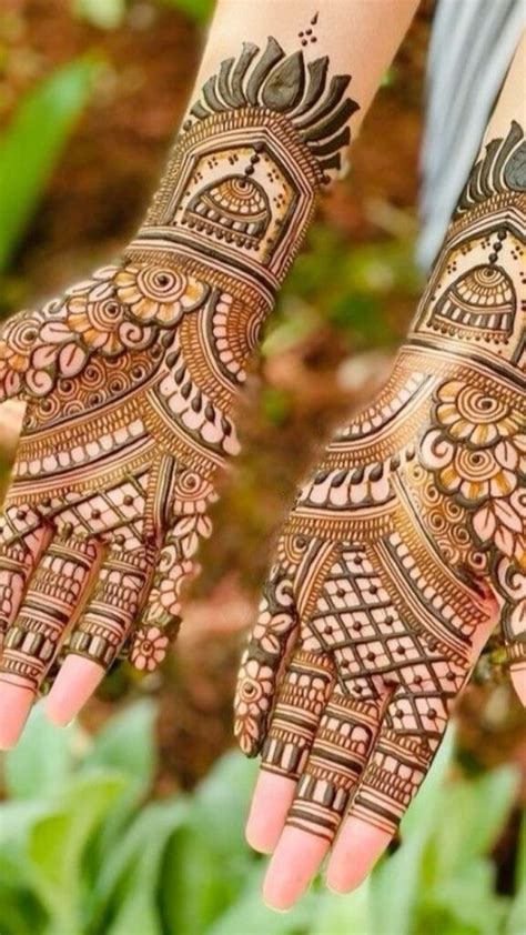 25+ Latest Floral Mehndi Designs 2023 - Fashion Qween