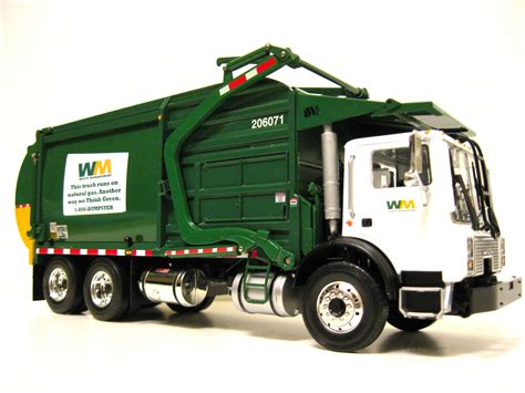 Toy Garbage Truck Wm Mack Side Loader – Wow Blog