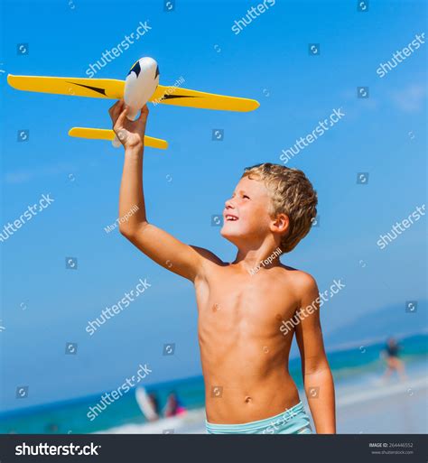 Beach Kid Boy Kite Flying Outdoor Stock Photo 264446552 | Shutterstock