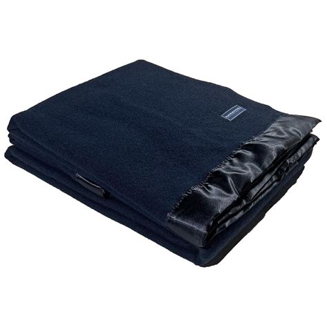 Pure & Simple Satin Wool Blanket – Faribault Mill