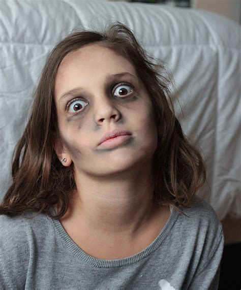 Kid Friendly Zombie Makeup - Mugeek Vidalondon