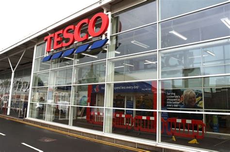 Tesco contactless payments 'down': Chaos at checkouts as furious ...