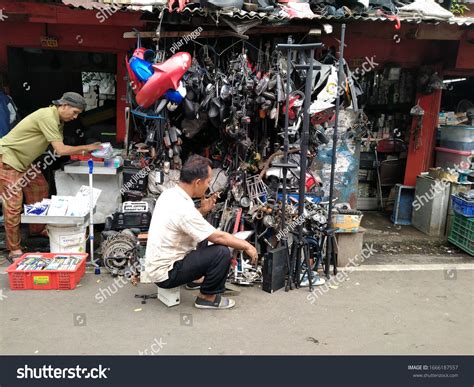 Pasar Senen Jakarta Indonesia Maret 1 Stock Photo 1666187557 | Shutterstock