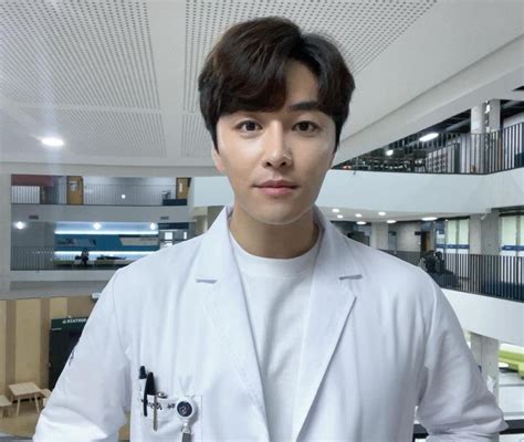 Sinopsis Doctor Cha Episode 16: Akhir Kisah Segitiga Uhm Jung Hwa, Kim ...