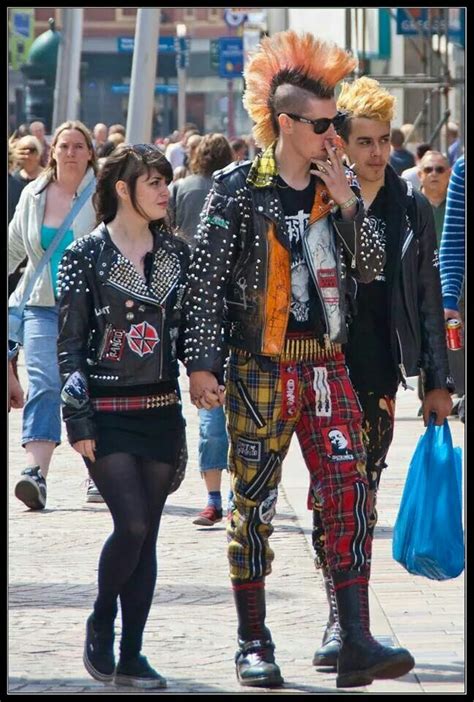 I hope this will be me and my boyfriend one day Punk Rock Outfits, Punk ...