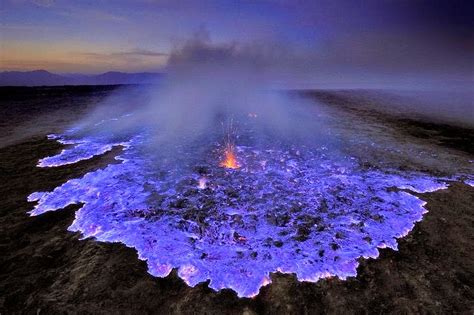 Blue Lava "Ijen volcano" | Geology Page