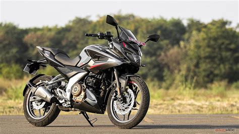 Bajaj Pulsar F250 and Pulsar N250 get expensive in India - BikeWale