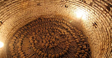 15+ Ossuaries: Bizarre Catacombs With Bone-Filled Interiors | Bored Panda