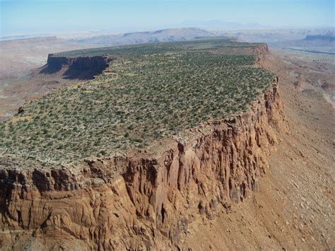 Landforms in the World: Erosion Landform (15. Mesa )