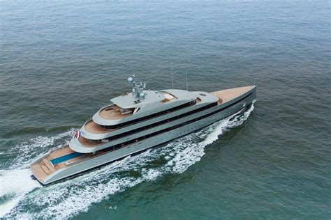 Feadship Image Gallery - MAJOR WAGER - Profile - Decks Wrapping Around ...