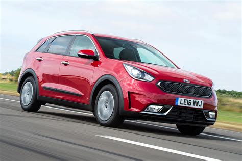 Kia Niro 2 hybrid SUV 2016 review | Auto Express