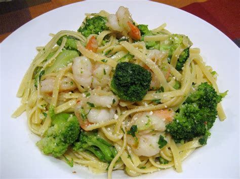 Everything Tasty from My Kitchen: Linguini with Shrimp and Broccoli