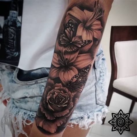 Pin de Jan Reyes en Flores | Mangas tatuajes mujer, Tatuajes mujer ...