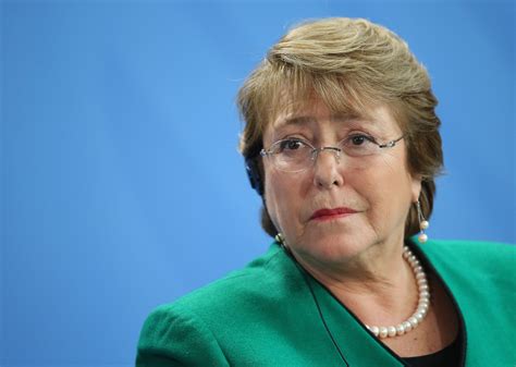 Michelle Bachelet은 칠레 최초의 여성 대통령이었습니다.