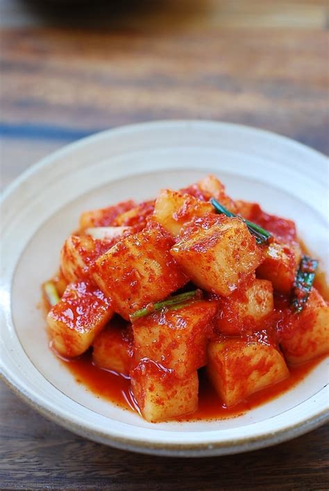 Kkakdugi (Cubed Radish Kimchi) - Korean Bapsang