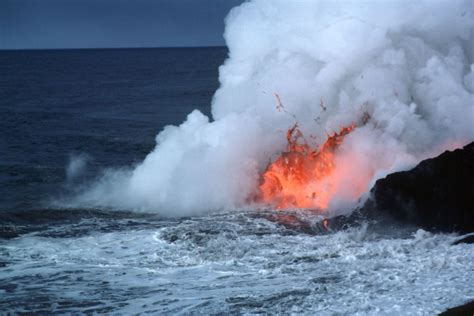 5 Most Devastating Underwater Volcanoes « WeirdlyOdd.com